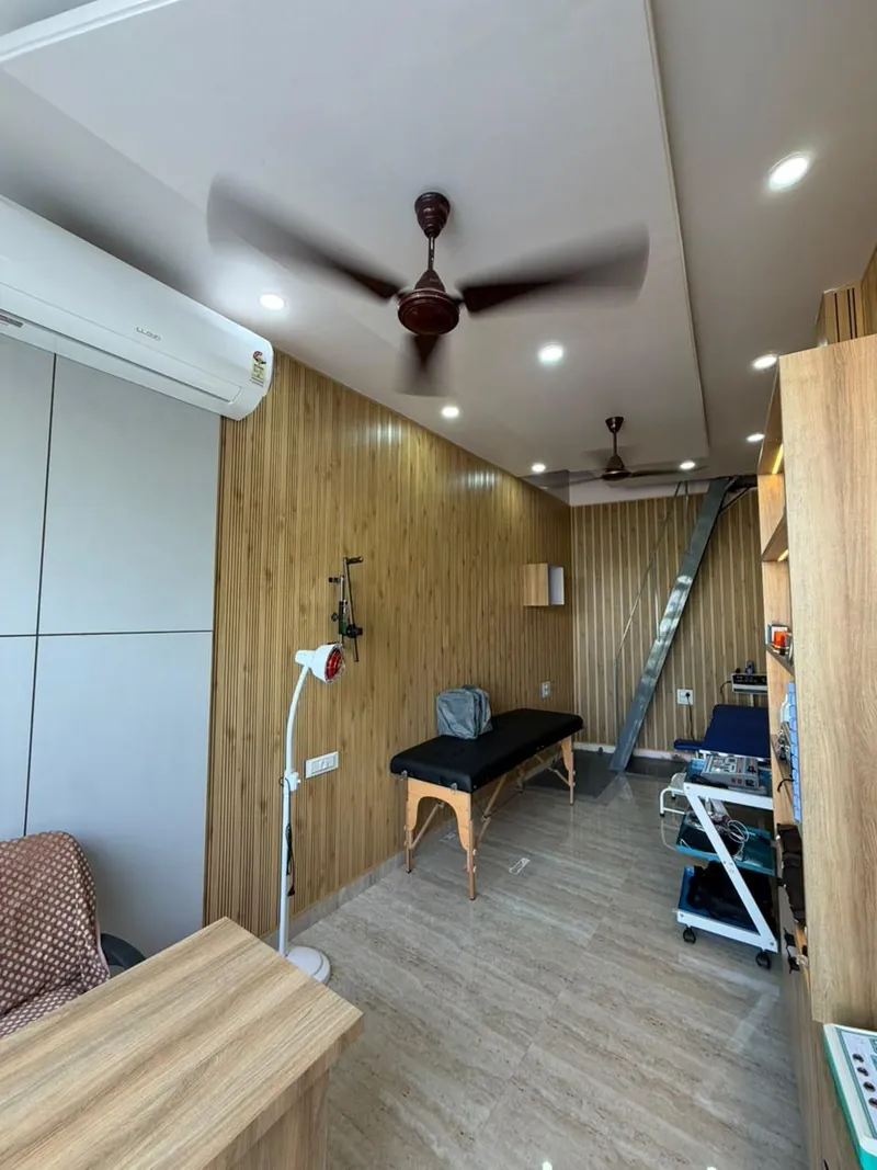 Physiotherapy equipment and rehabilitation area